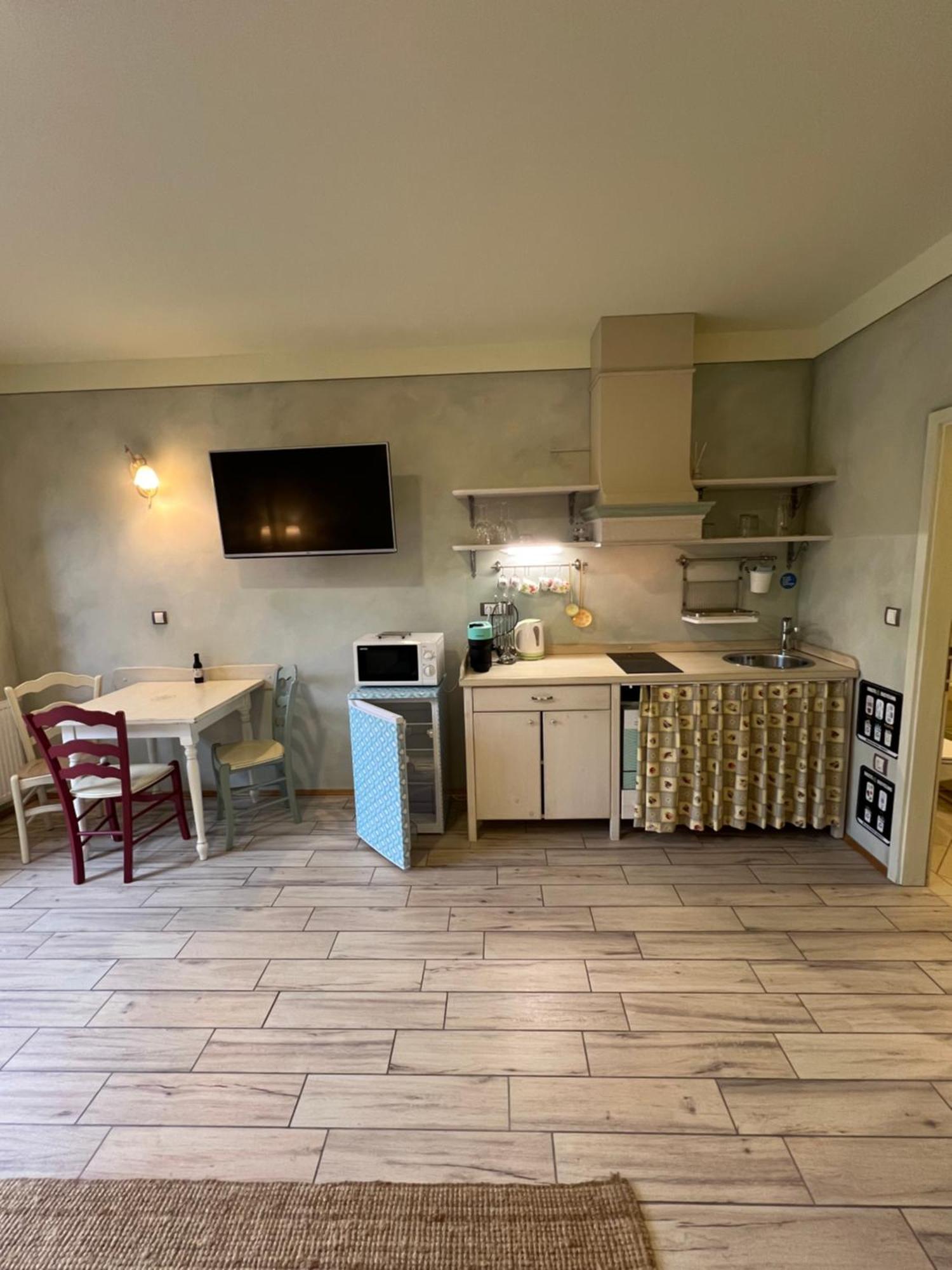 Apartments Kokl - Adults Only Radovljica Pokoj fotografie